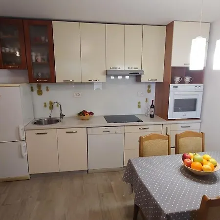 Cozy & Bright In * Split