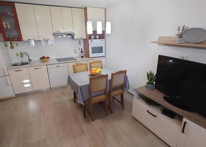 Cozy & Bright In Apartman *