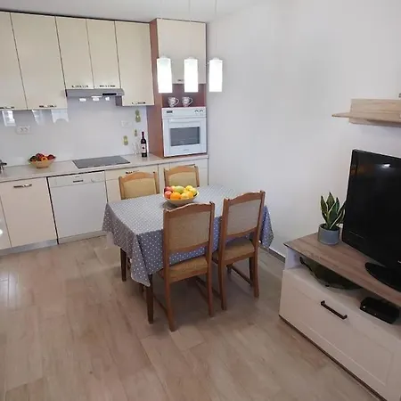 Cozy & Bright In Апартаменты *